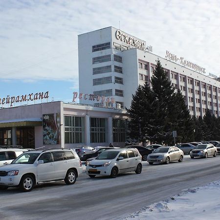 Ust-Kamenogorsk Hotel Bagian luar foto