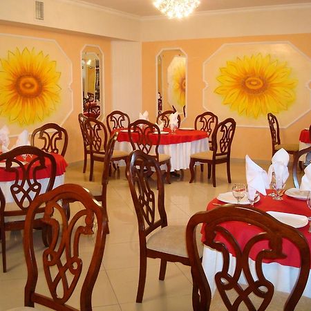 Ust-Kamenogorsk Hotel Bagian luar foto