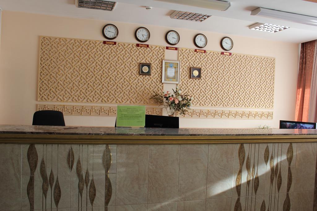 Ust-Kamenogorsk Hotel Bagian luar foto