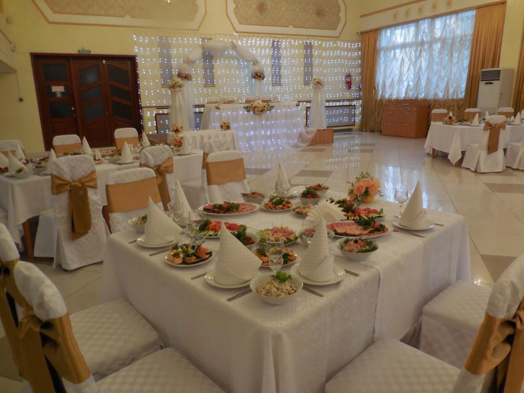 Ust-Kamenogorsk Hotel Bagian luar foto