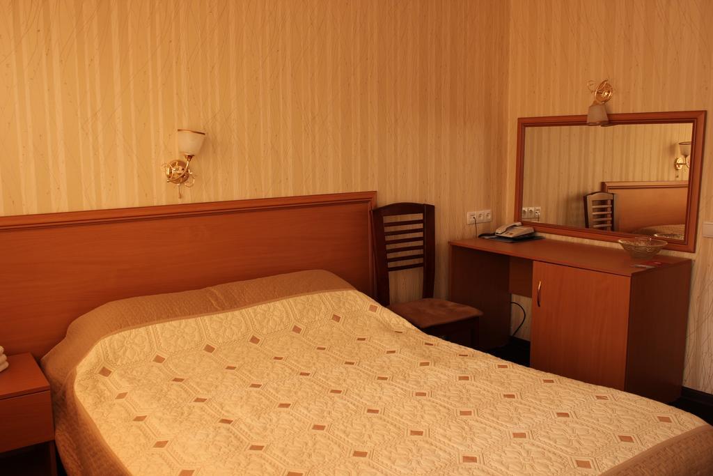Ust-Kamenogorsk Hotel Bagian luar foto