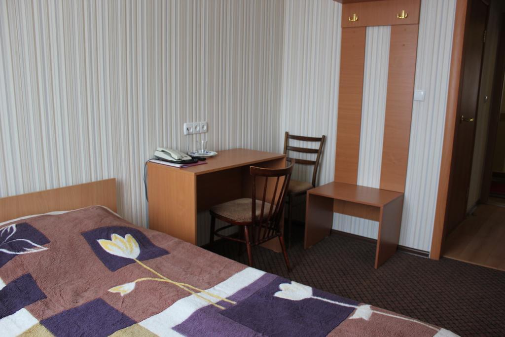 Ust-Kamenogorsk Hotel Bagian luar foto