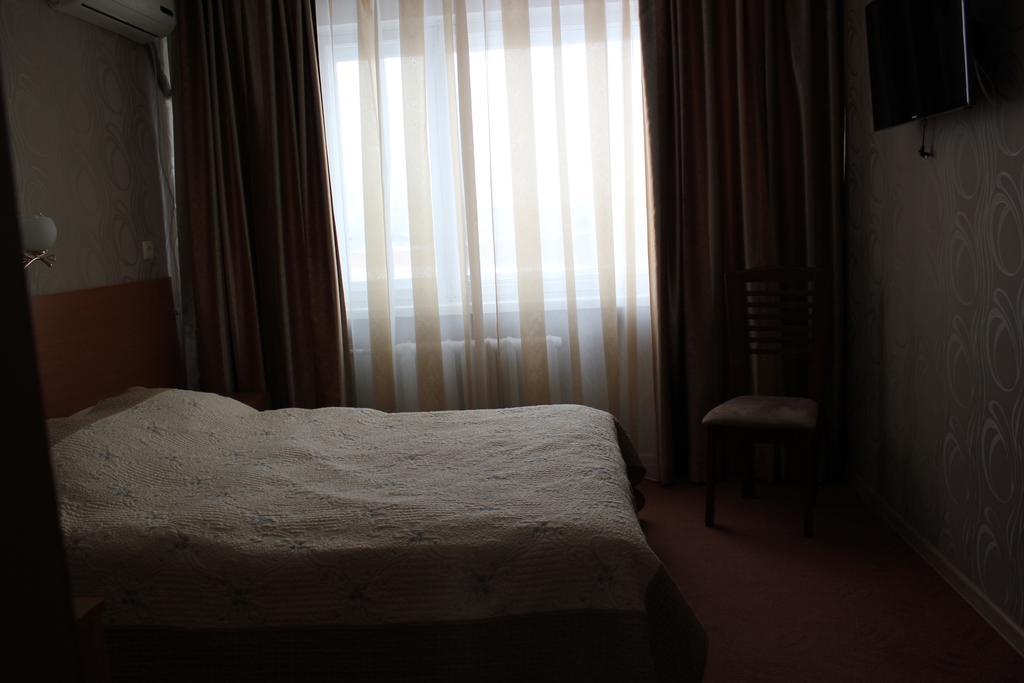 Ust-Kamenogorsk Hotel Bagian luar foto