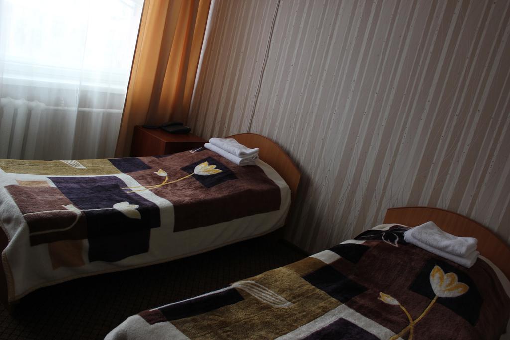 Ust-Kamenogorsk Hotel Bagian luar foto