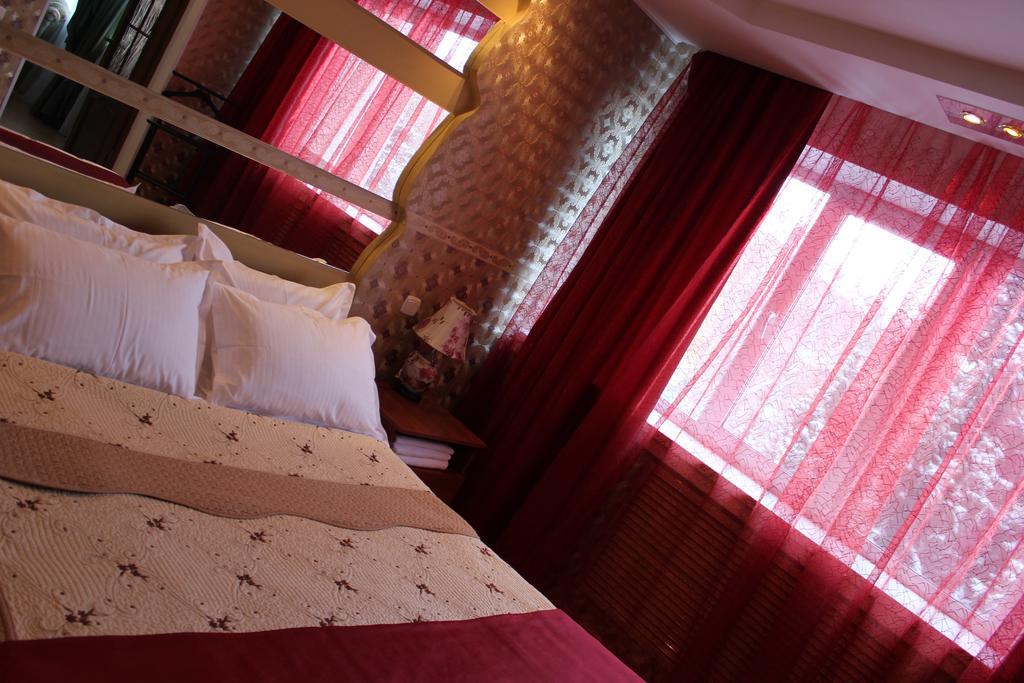 Ust-Kamenogorsk Hotel Bagian luar foto